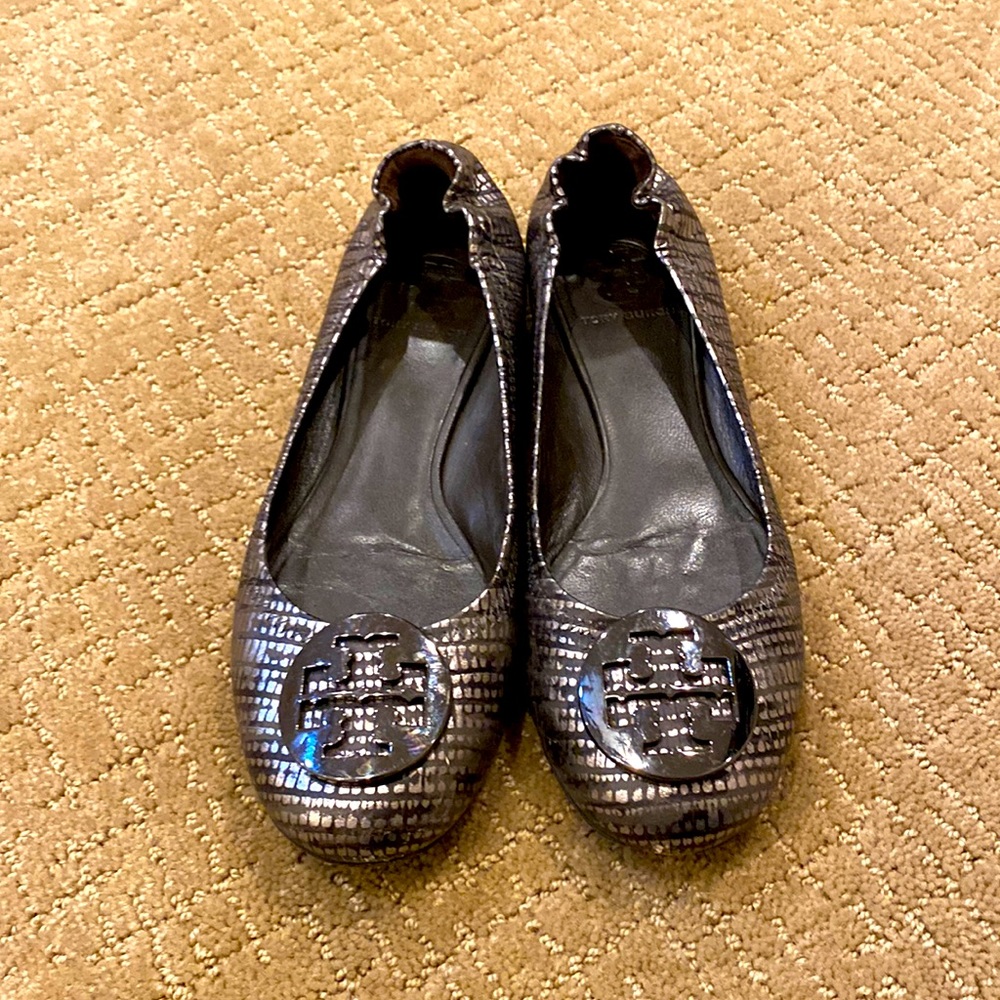 Tory Burch gray/silver crocodile flats